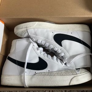 NIKE blazers men’s size 8